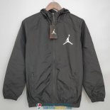 PSG x JORDAN Chaqueta Rompevientos Black White 2021/2022 PSG x JORDAN Chaqueta Rompevientos Black White 2021/2022